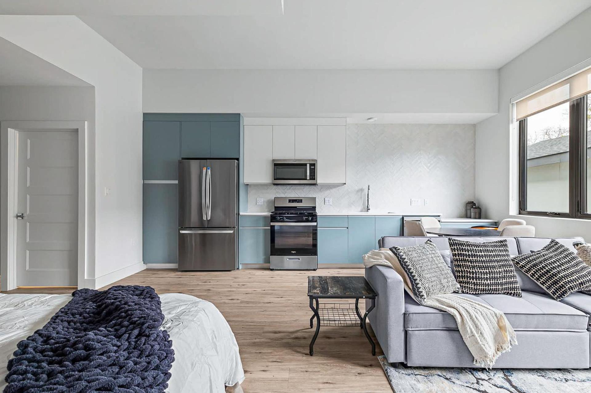 Upstay Newly Renovated Apartment *